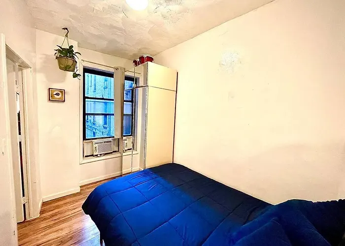 2 Bedrooms Apartament One Stop From Manhattan