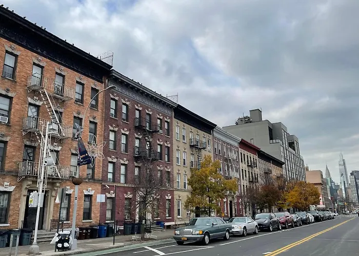 2 Bedrooms Apartament One Stop From Manhattan