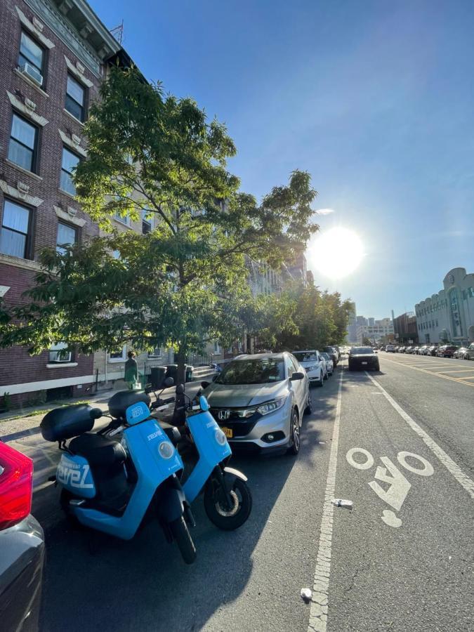 2 Bedrooms One Stop From Manhattan