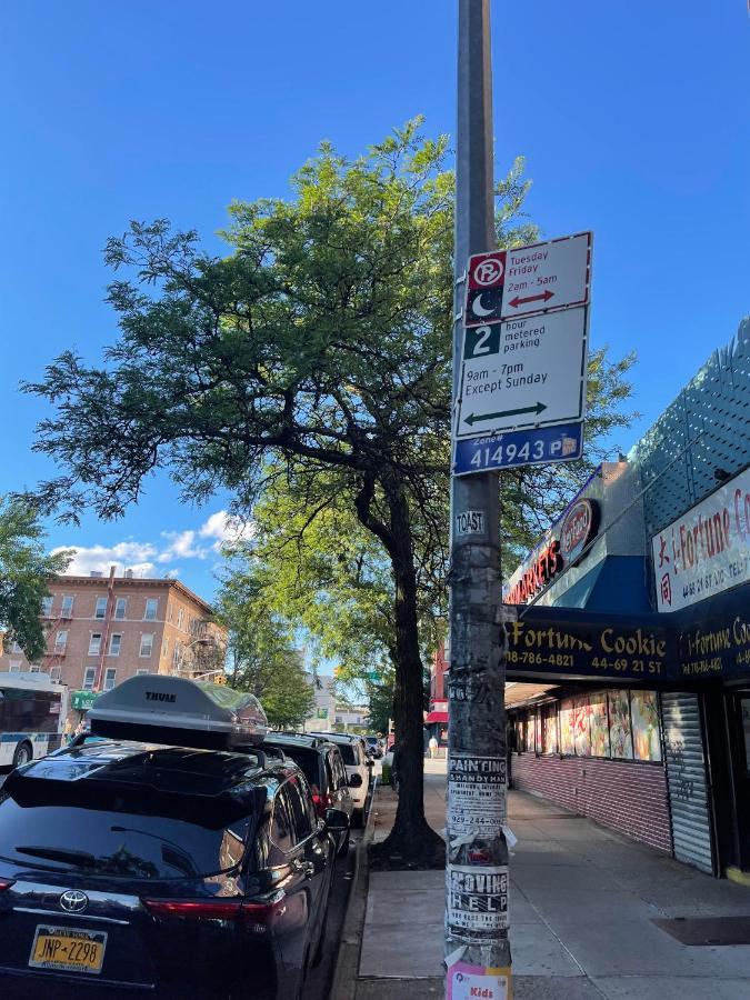 2 Bedrooms One Stop From Manhattan Apartment