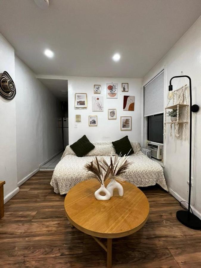 2 Bedrooms One Stop From Manhattan Apartment