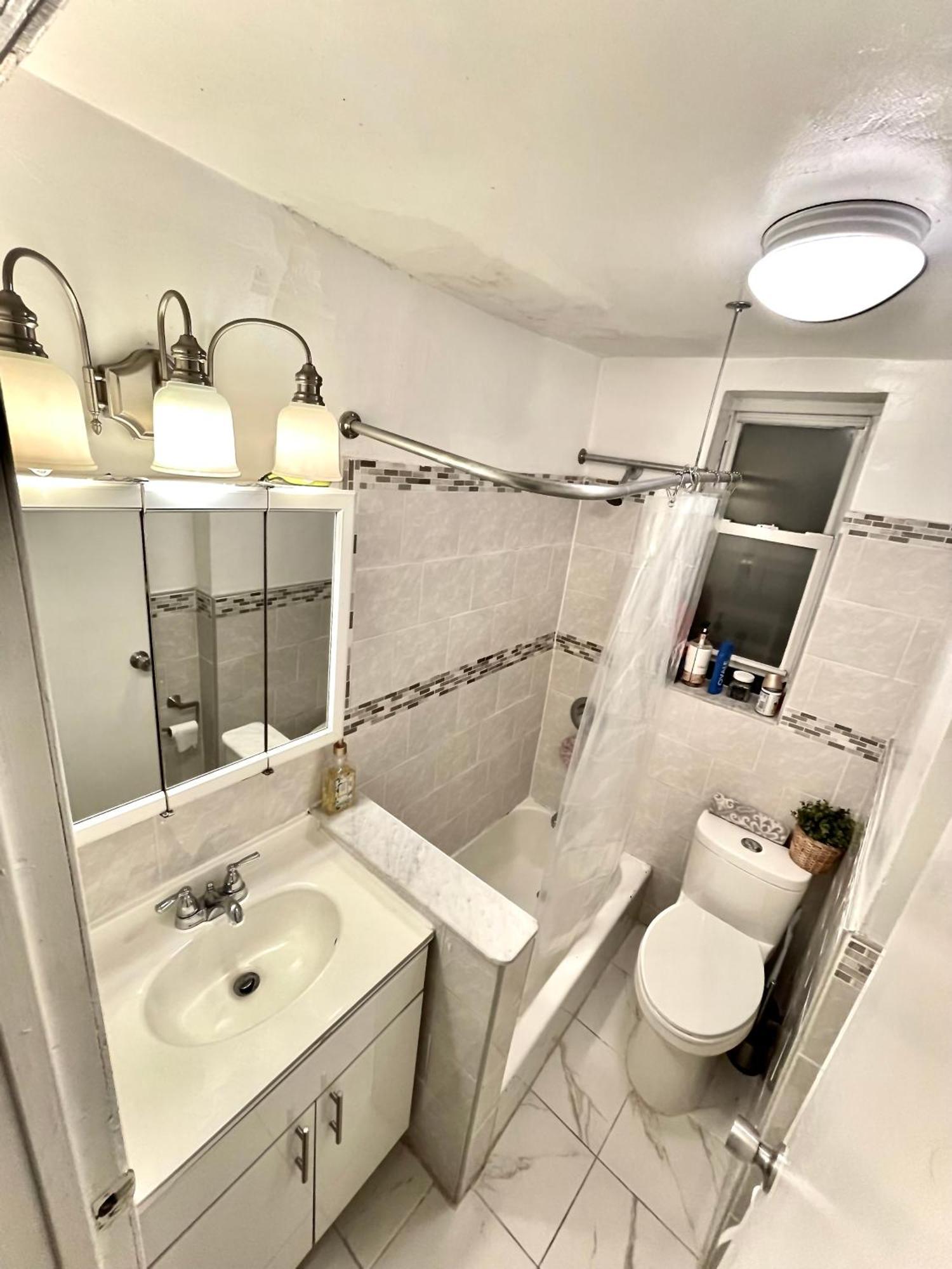 2 Bedrooms One Stop From Manhattan Apartment Weehawken
